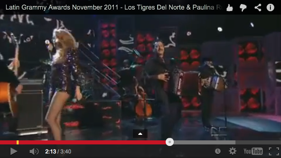 Los Tigres Del Norte realiza con Paulina Rubio en los Premios Grammy Latinos 2011.